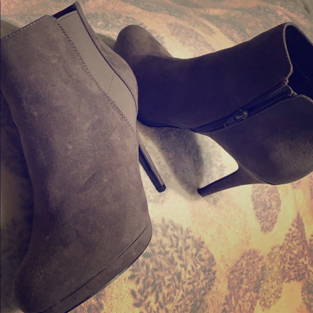 Apt 9 grey heeled booties